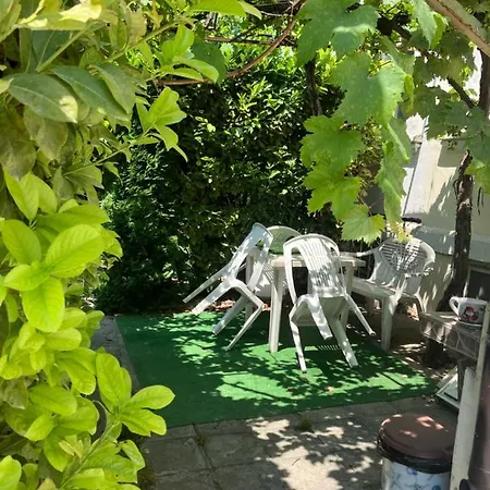 Hostel Rayska Yabalka *