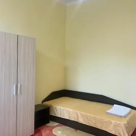 Rayska Yabalka Hostel Warna