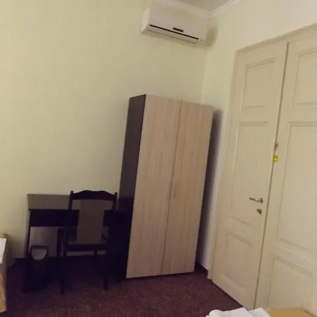 Rayska Yabalka Hostel *