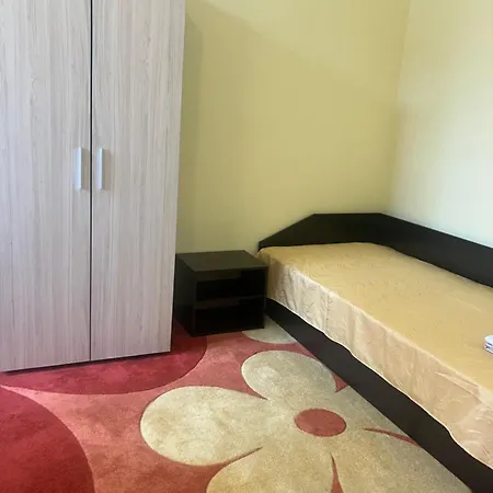 אכסניה Rayska Yabalka