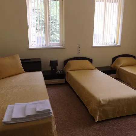 Rayska Yabalka Hostel *