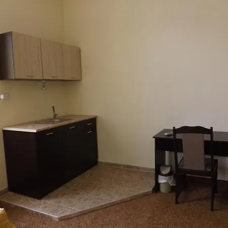 Hostel Rayska Yabalka *