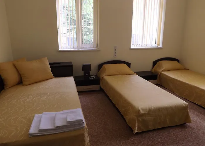 Rayska Yabalka אכסניה *